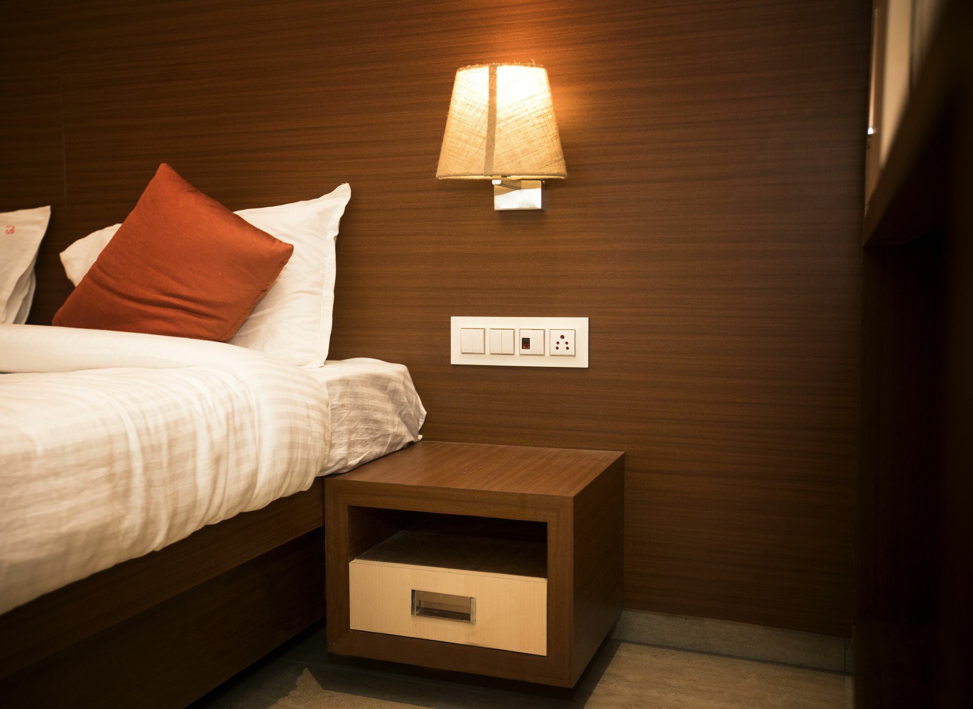 Hotel Spring Inn مومباي المظهر الخارجي الصورة